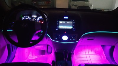 悅動再改加裝車內(nèi)360度全彩氛圍燈+冰藍色冷光線+鐳射投影燈